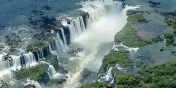 Iguazú Falls: Where Nature Speaks in Thunder