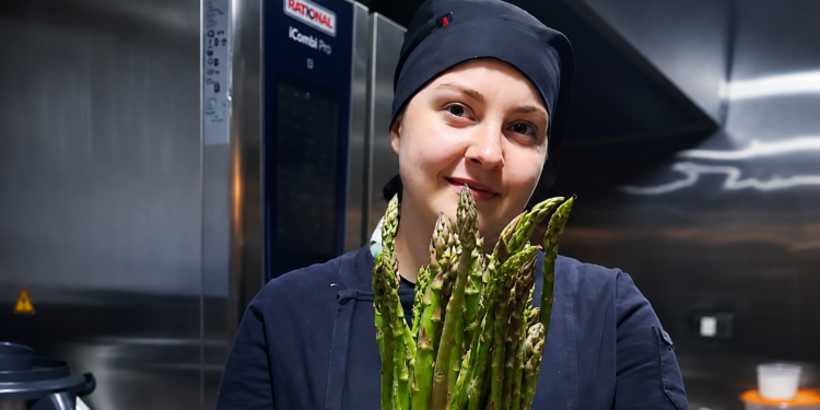 Generación Y: Chef Taty Titus Revolutionizes Posadas’ Culinary Scene.